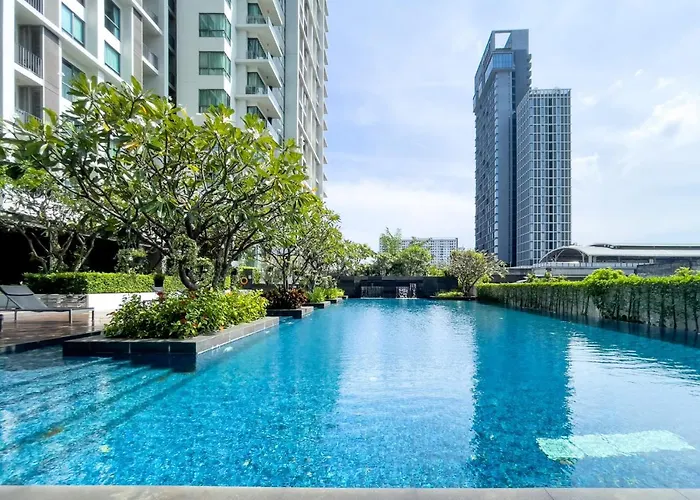 Near Bts L Sukhumvit L Pool And Garden *