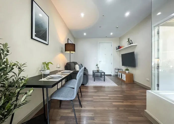Near Bts L Sukhumvit L Pool And Garden * بانكوك