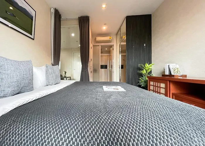 Near Bts L Sukhumvit L Pool And Garden * بانكوك