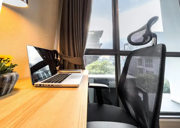 Near Bts L Sukhumvit L Pool And Garden بانكوك