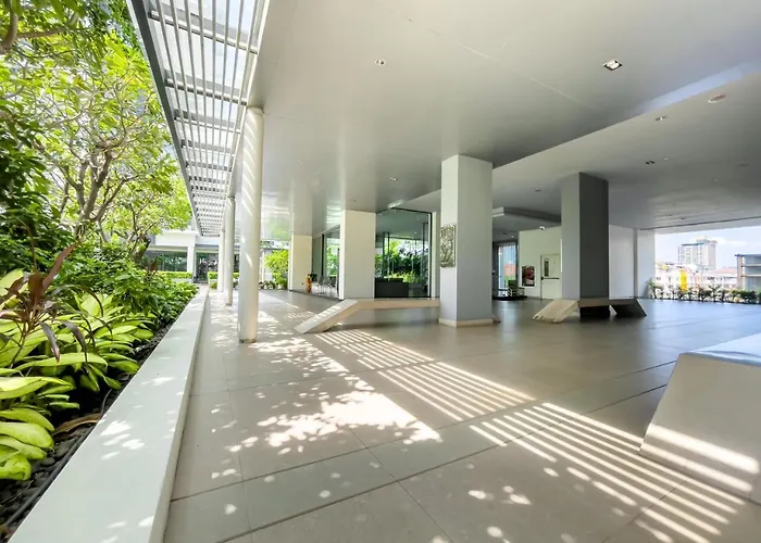 Near Bts L Sukhumvit L Pool And Garden * بانكوك