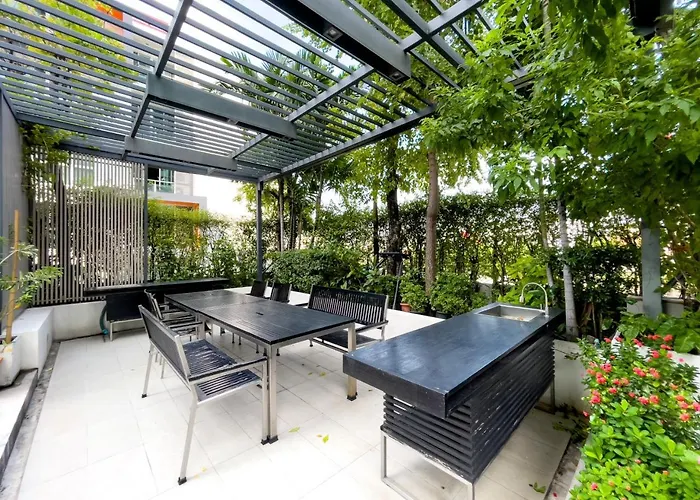 Near Bts L Sukhumvit L Pool And Garden شقة