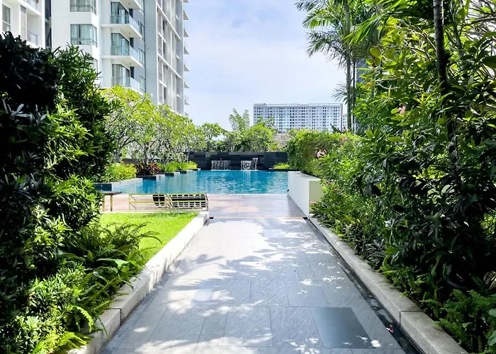 Near Bts L Sukhumvit L Pool And Garden *